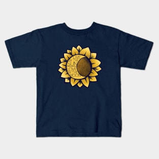 Live by the sun love by the moon Kids T-Shirt